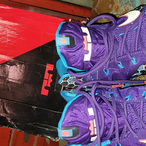 2014. Lebron XI. Size 14. Charlotte hornet colorway. With original box. Worn 1 - Picture 9 of 16